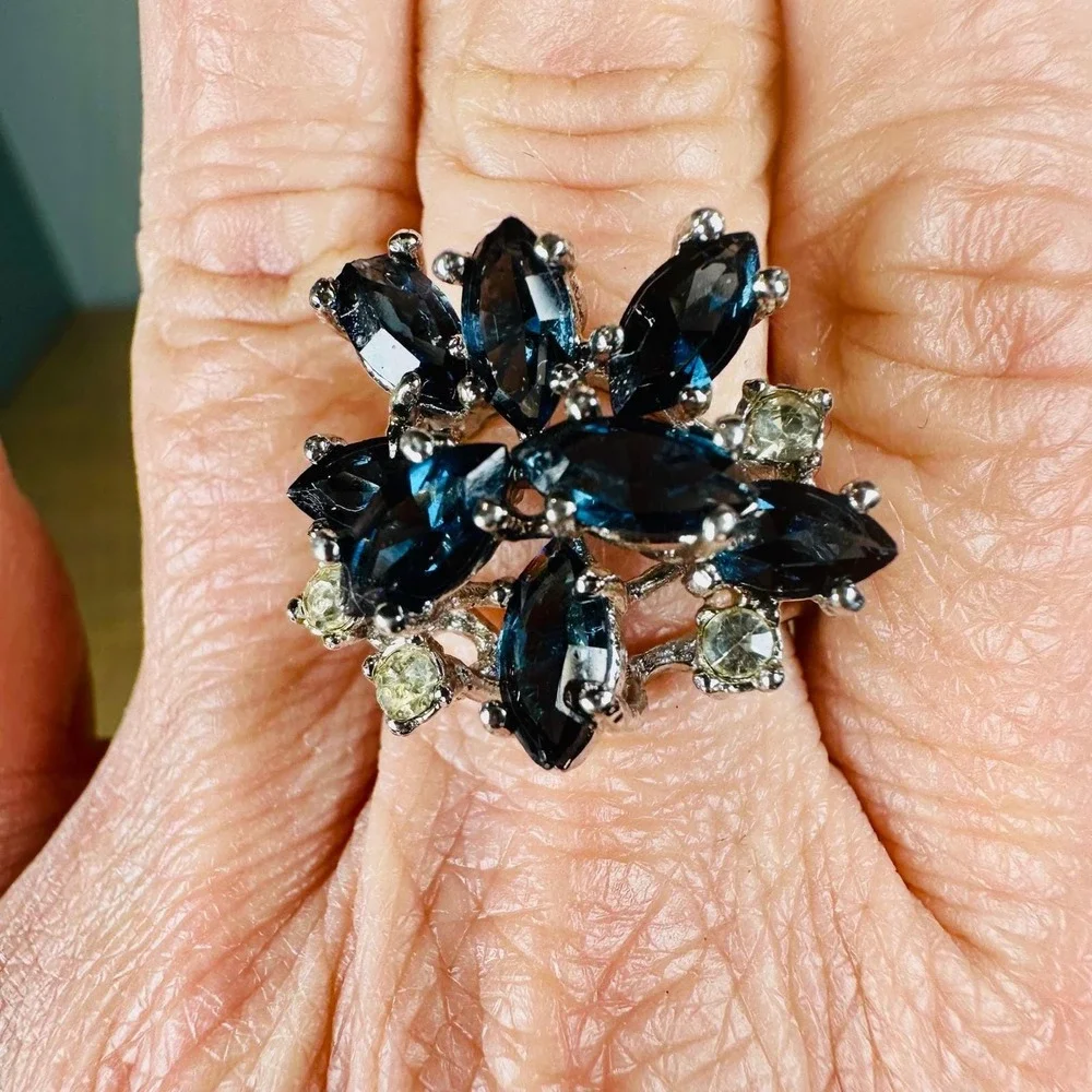 Blue Sapphire Look Cluster Ring Size 7 18K GE Rhinestone Cocktail Silver-Tone